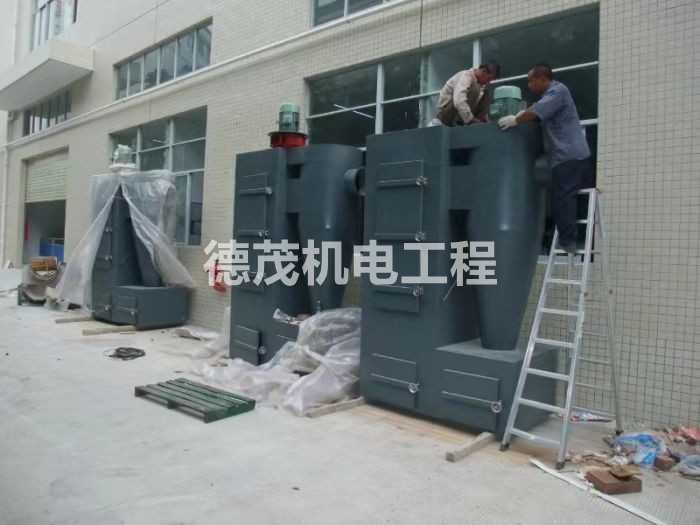 磨床吸塵機(jī)管道安裝現(xiàn)場(chǎng)
